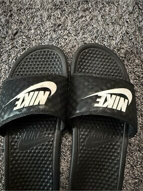 Men's footwear subcategory identification